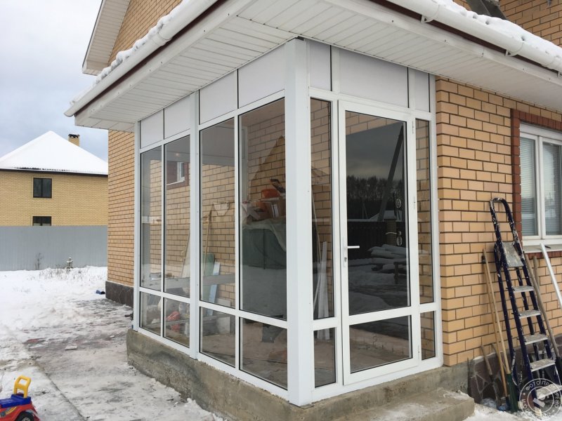 Остекление веранды Rehau