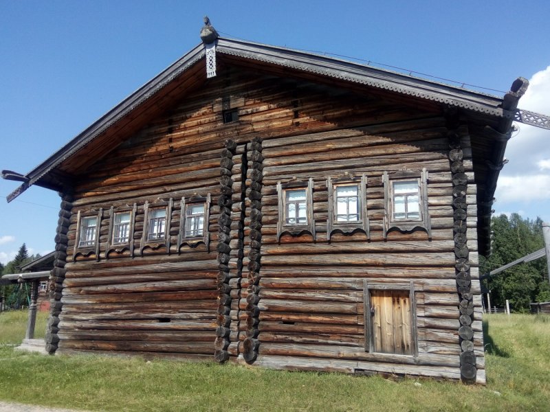 Коми изба шестистенок