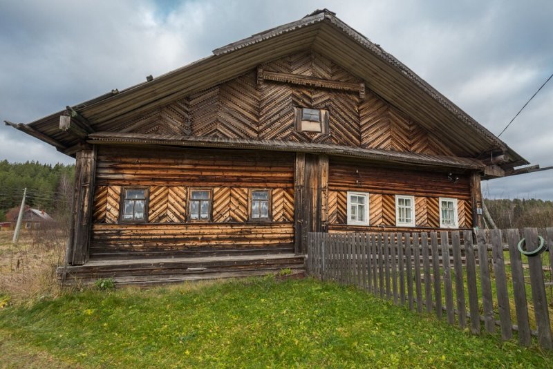 Деревенский дом пятистенок