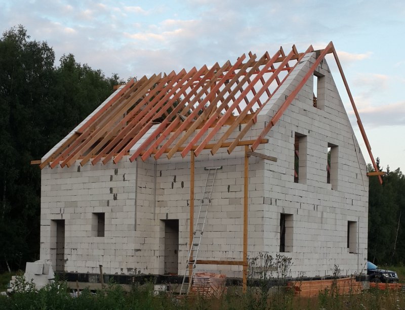 Фронтон двускатной крыши