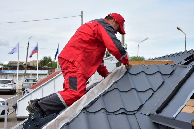 Монтажник металлочерепицы