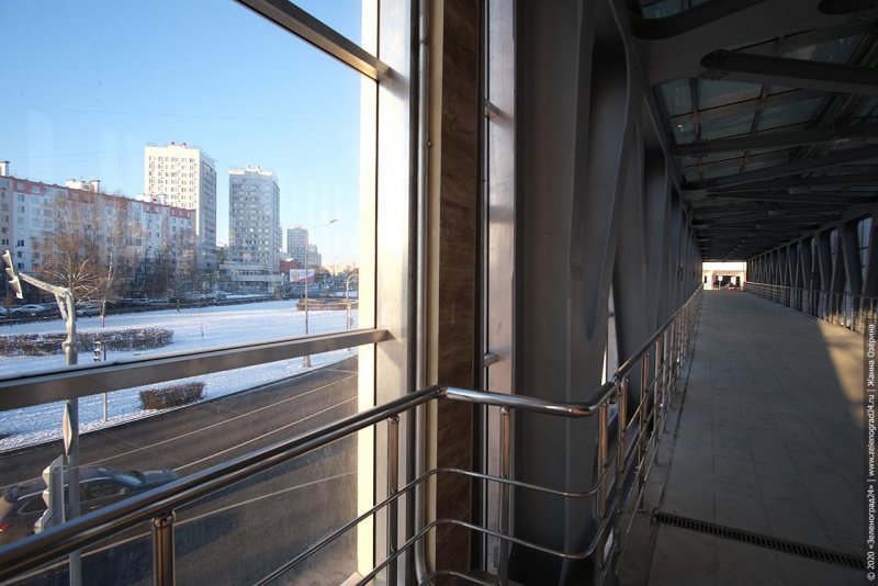Пешеходные мосты между зданиями 22 м