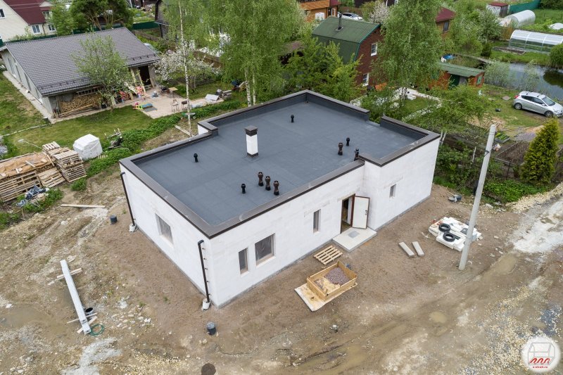 Дом газобетон с плоской крышей
