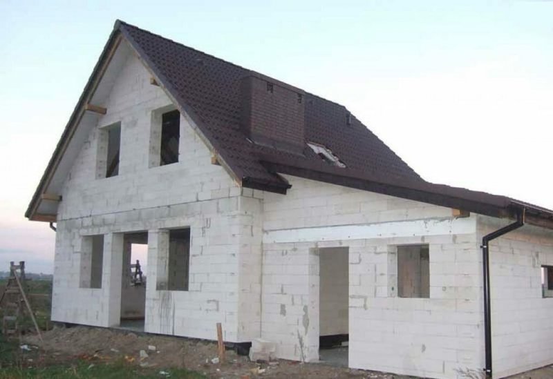 Дом из газобетона с гаражом