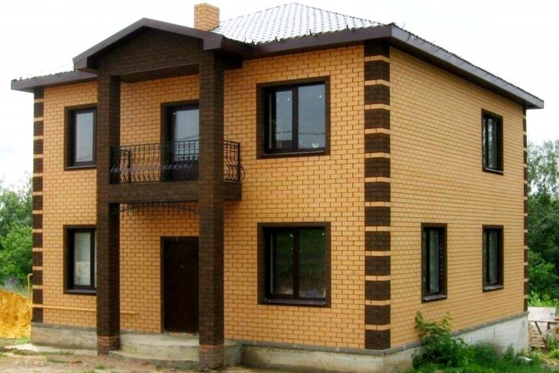 Облицовочный кирпичный дом двухэтажный