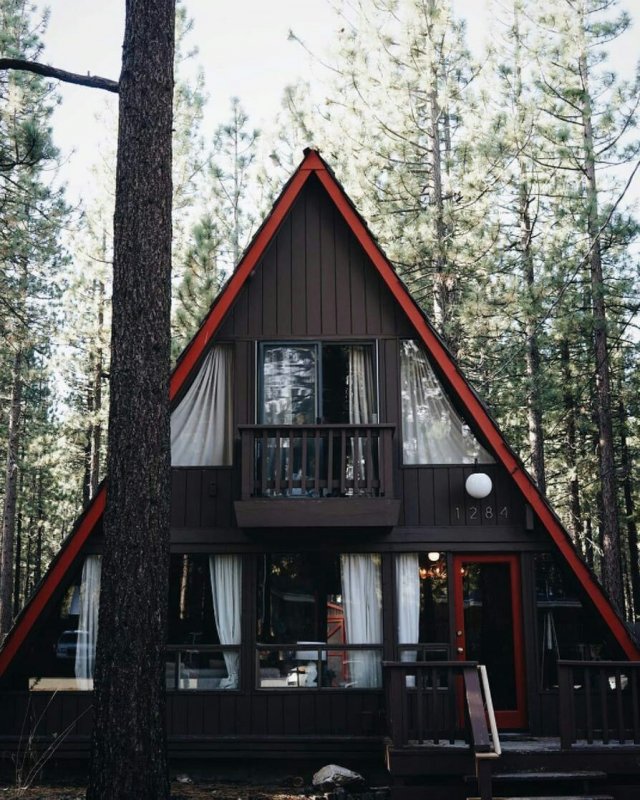 Дом шалаш а frame House.