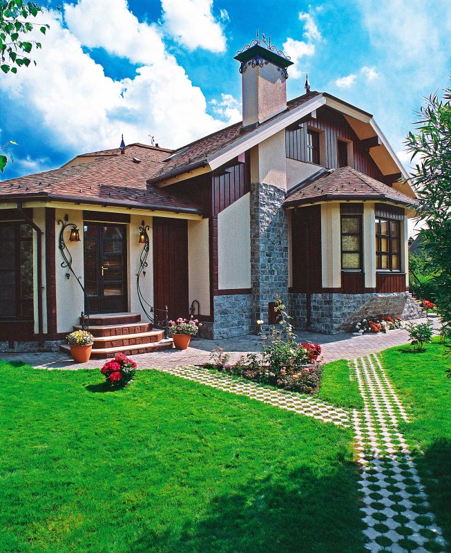 Красивый загородный домик