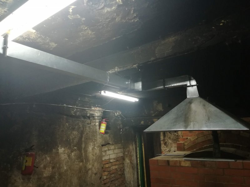 Прямоугольная труба для вытяжки в гараже