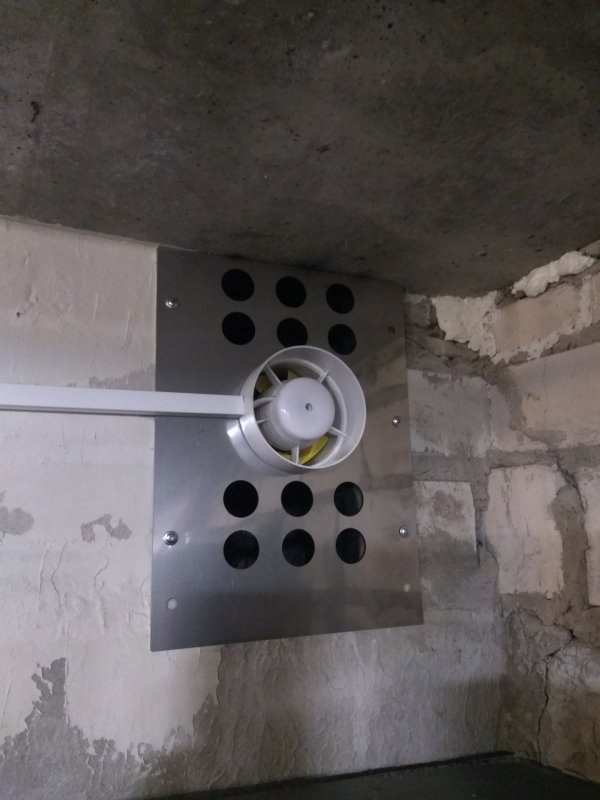Заглушки для вытяжки в гараже