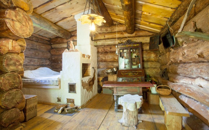 Старинные русские печи в деревенском доме