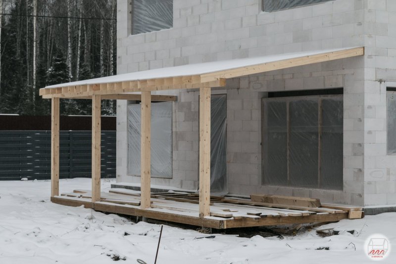 Двухэтажная пристройка из блоков