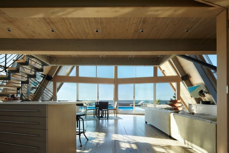 A frame House с бассейном