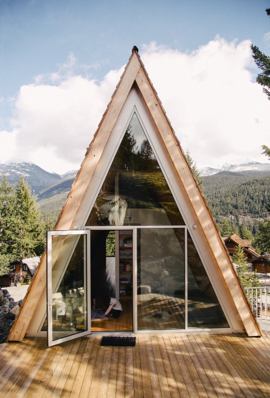 Дом шалаш а frame House.