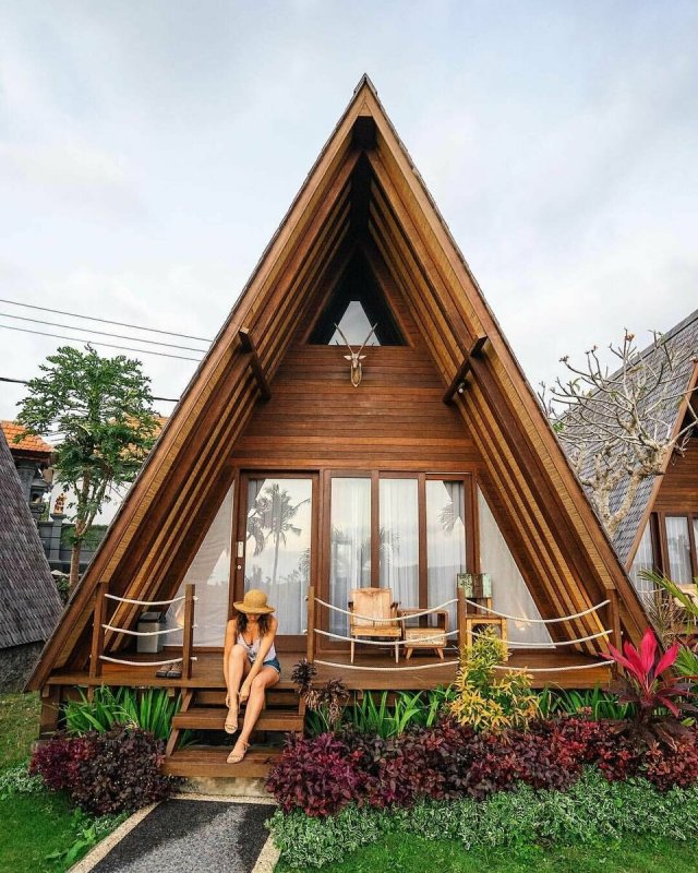 Дом-шалаш (или a-frame House )
