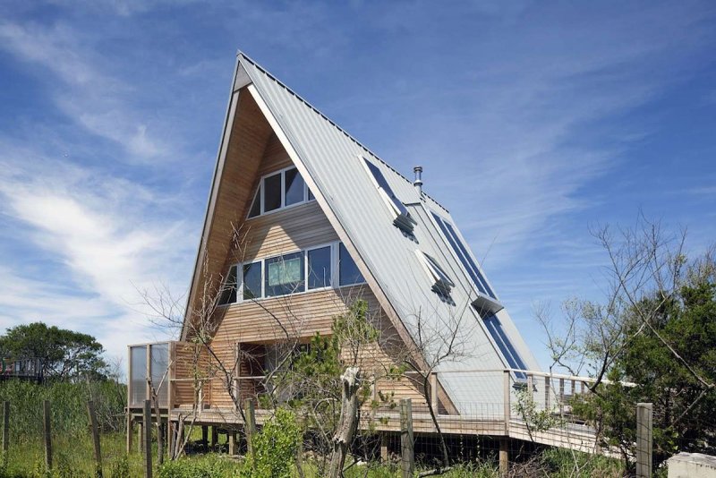 Дом-шалаш (или a-frame House )