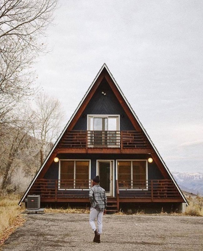 Дом шалаш а frame House.