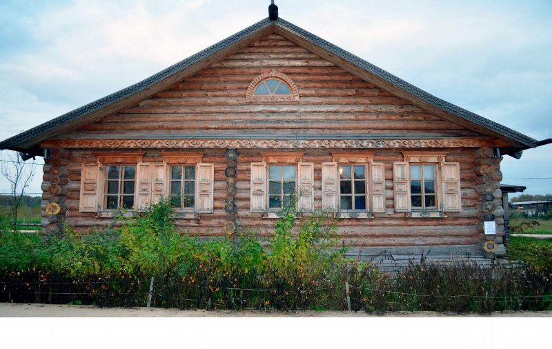 Сруб 9х9 шестистенок