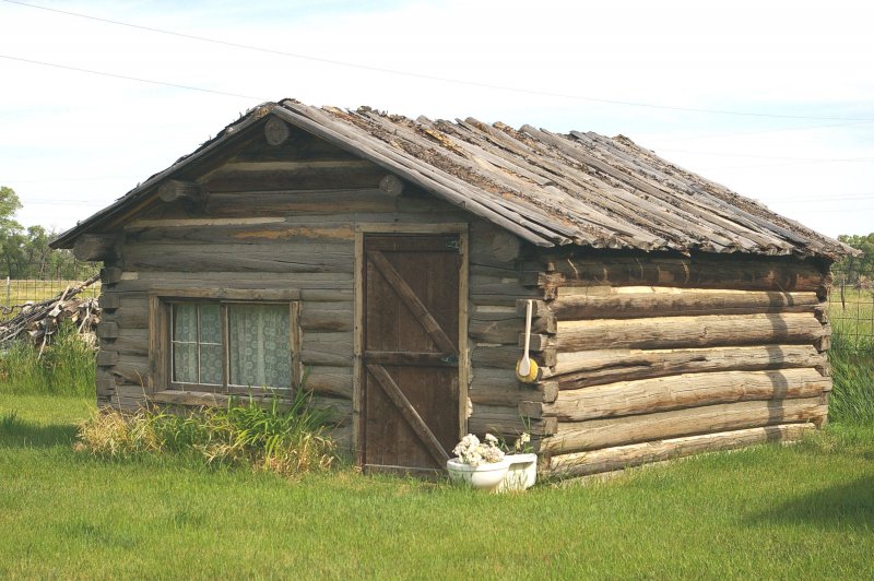 Изба четырехстенок