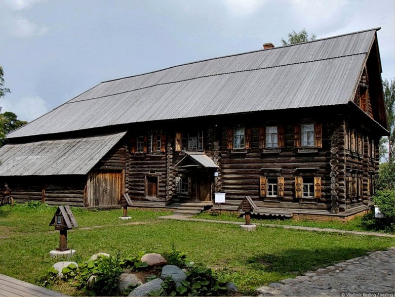Витославлицы изба пятистенок