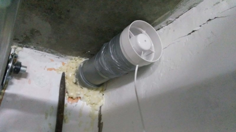 Отверстия для вытяжки в гараже