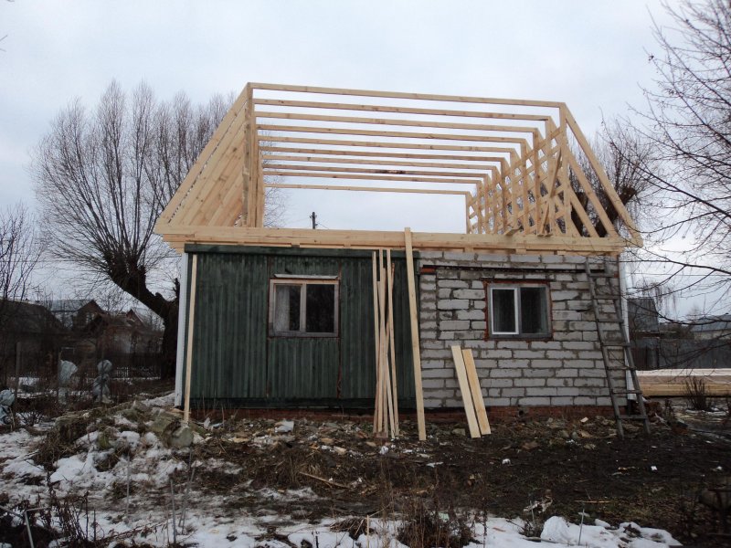 Новая крыша на старый деревянный дом