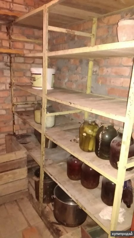 Дровяник в цокольном этаже