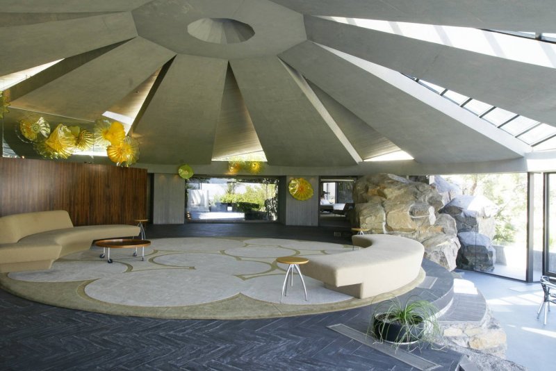 Elrod House Джеймс Бонд