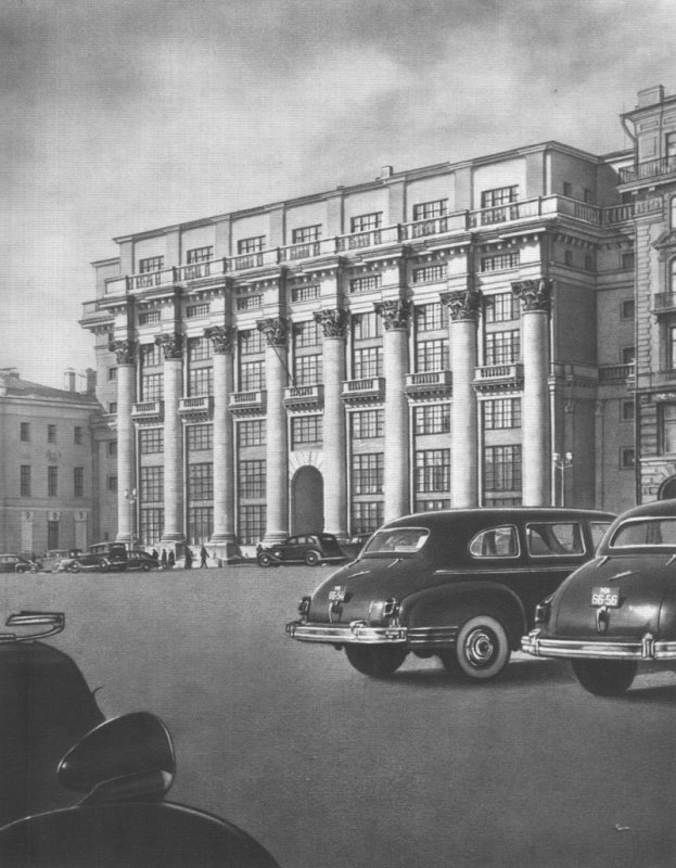 Жолтовский дом на Моховой в Москве