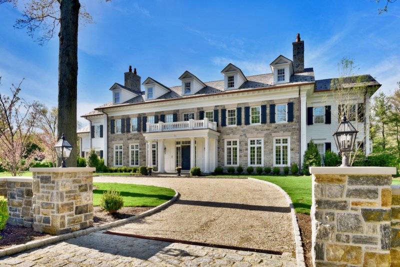Georgian Colonial Mansion