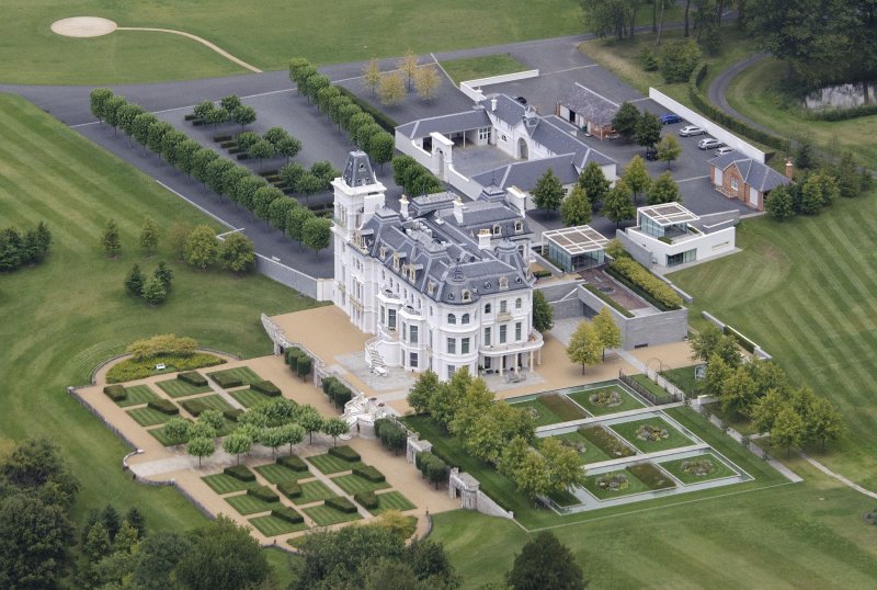 Особняк Хенли Henley Mansion