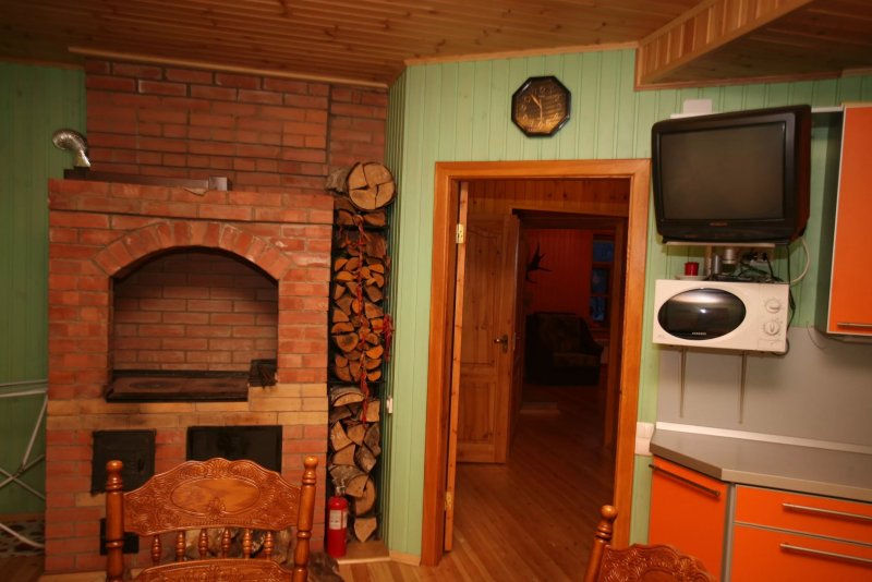Печь на кухне в частном доме