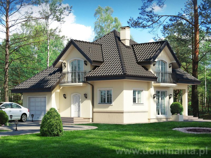 Красивый мансардный дом