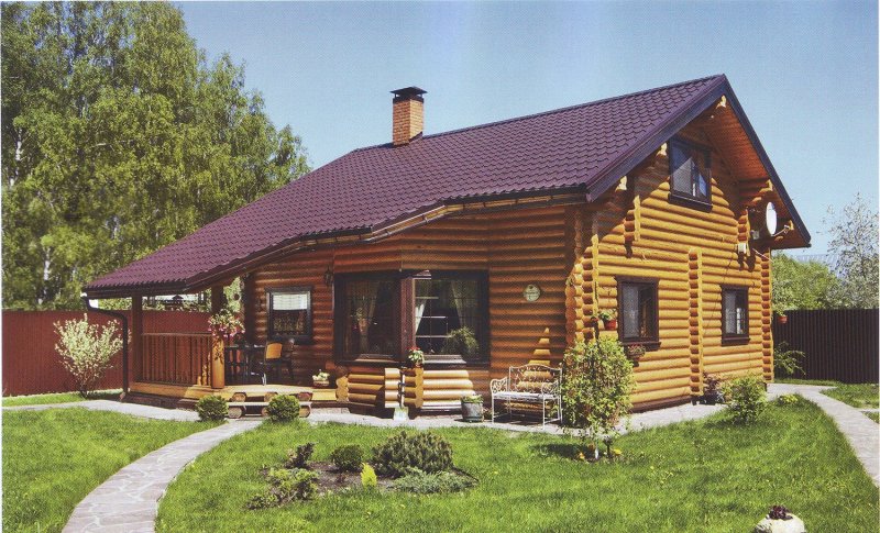 Красивая дача из бревна