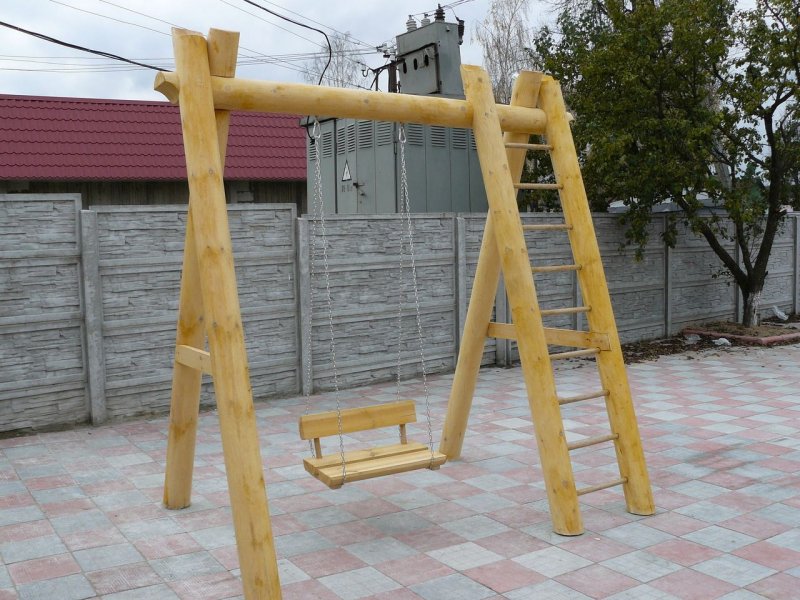 Качели детские уличные деревянные