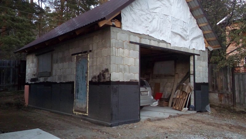 Гараж из керамзитных блоков