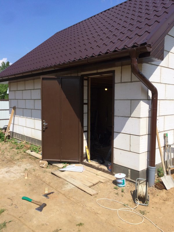 Гараж из газоблока