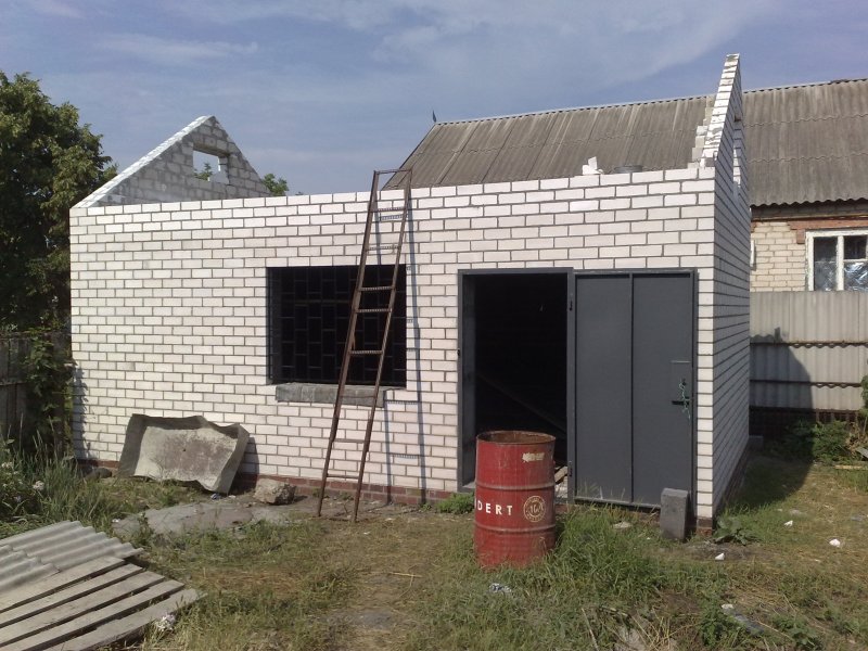 Дачные гаражи из пеноблоков