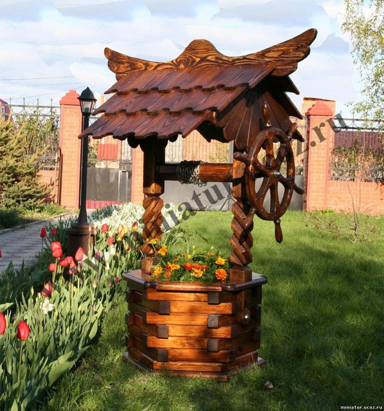 Декоративный колодец
