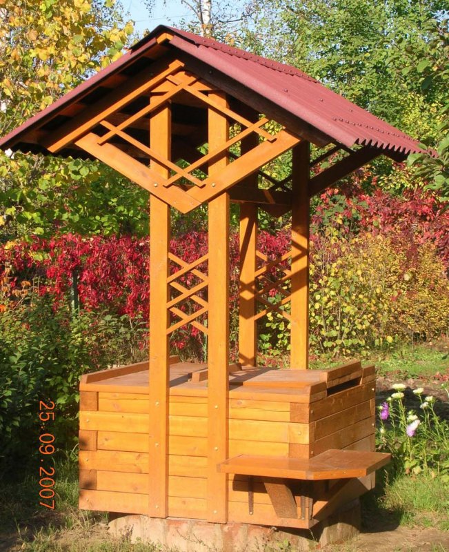 Красивые колодцы из дерева