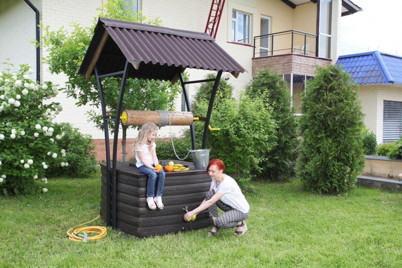 Красивый колодец