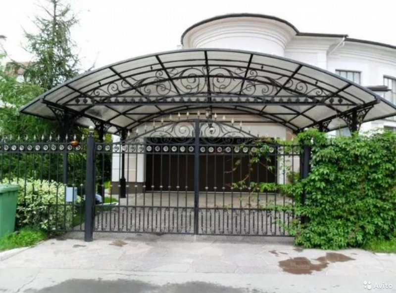 Кованые навесы из поликарбоната