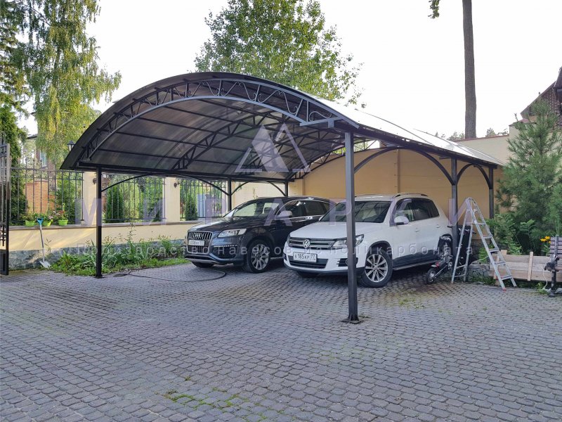 Арочный навес для автомобиля