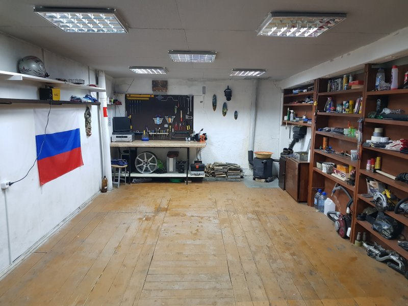 Гараж внутри Россия