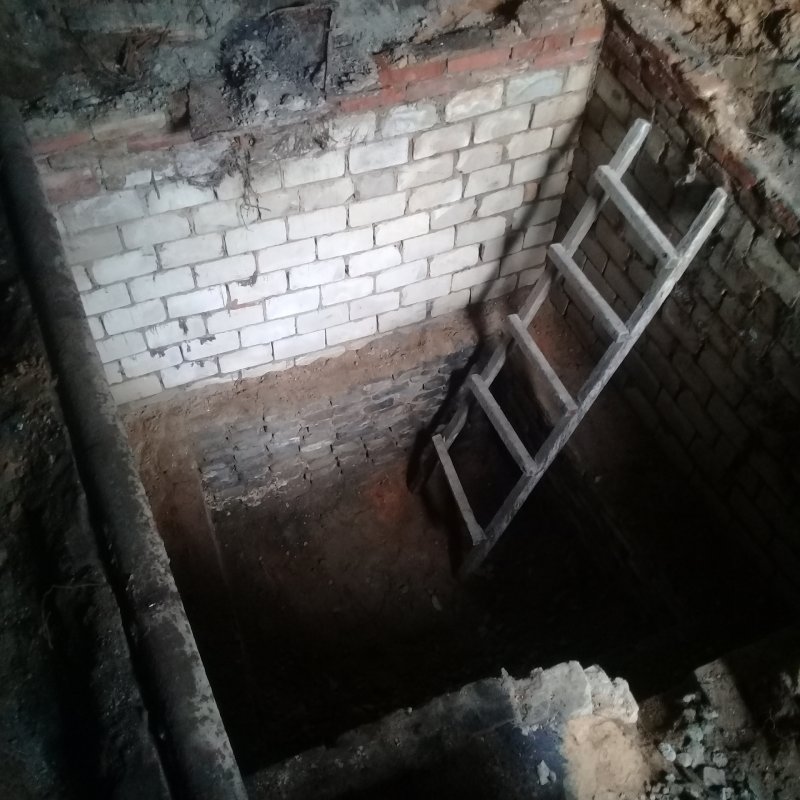 Ниши в смотровой яме