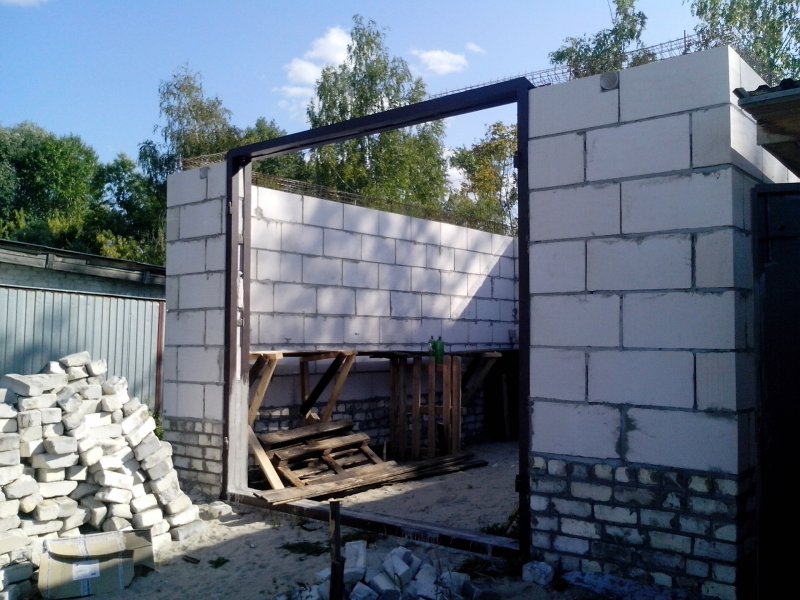 Гараж из пеноблоков