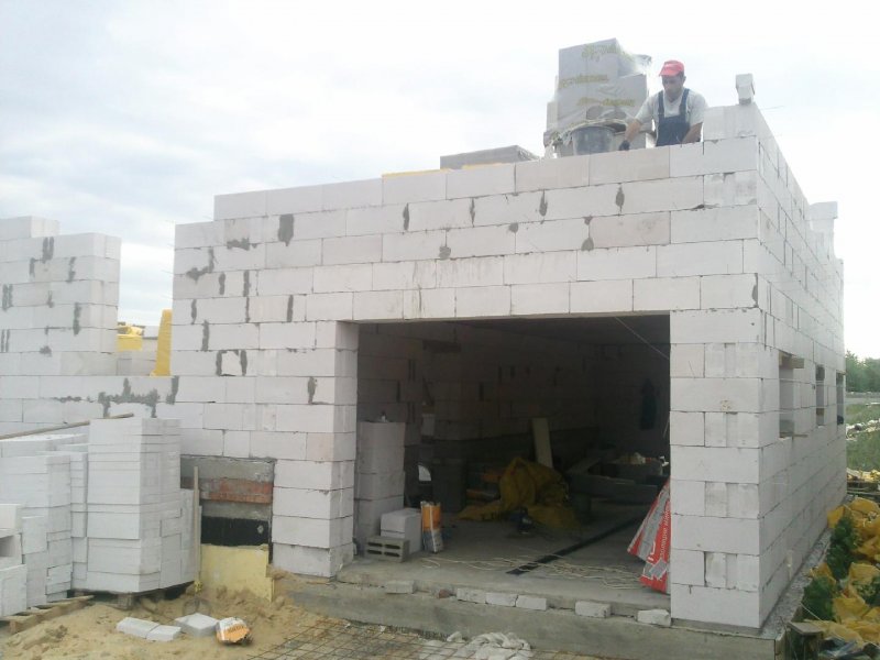 Гараж из газоблока