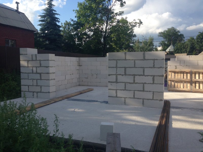 Сарай из газосиликатных блоков