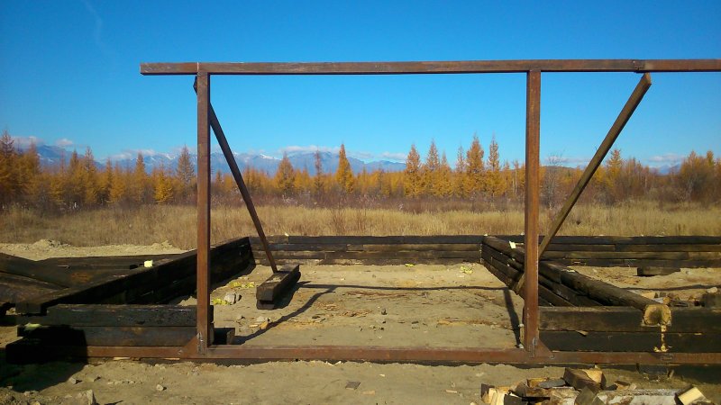 Гараж из шпал