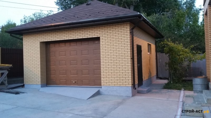 Гараж из кирпича