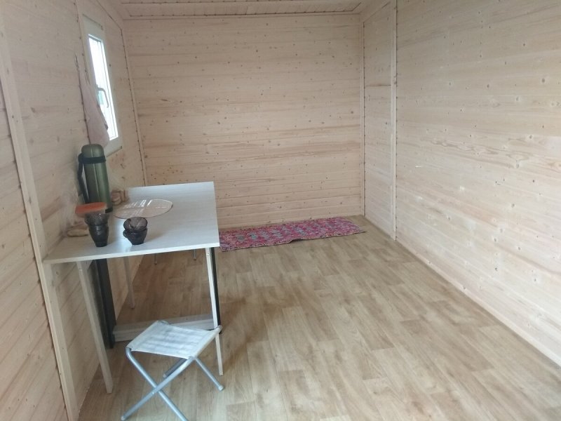 Обустройство бытовки на даче